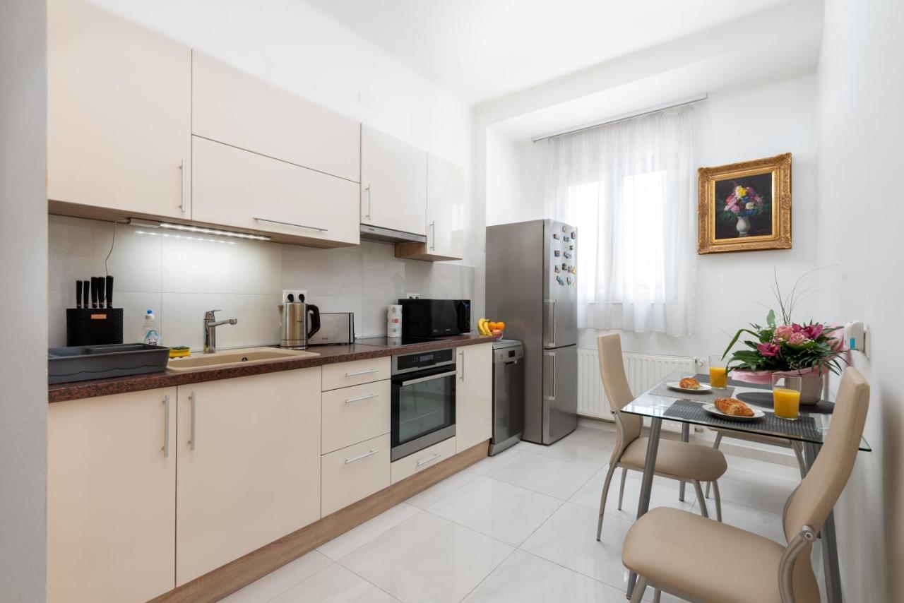 Budapest Deluxe Apartman With Free Parking Place Exterior foto